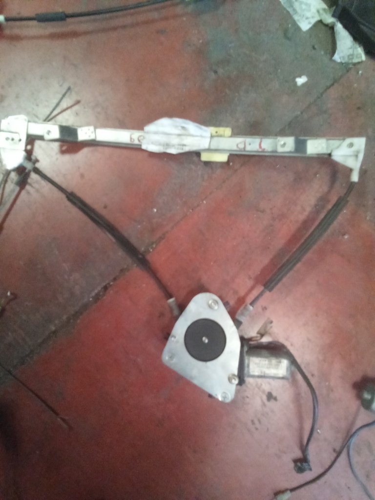 Elevalunas trasero derecho Renault megane I '99