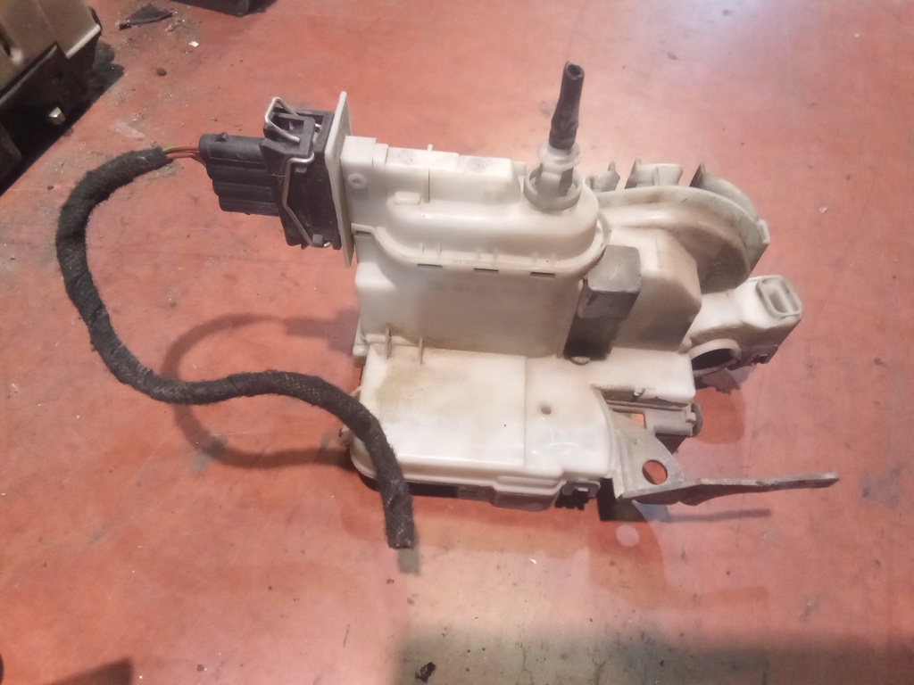 Cerradura delantera izquierda seat Ibiza '99