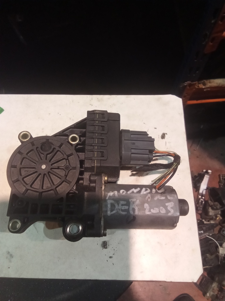 Motor elevalunas delantero derecho Ford Mondeo '03