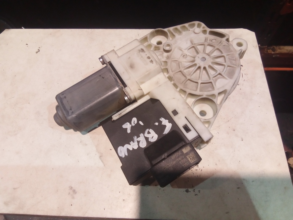 Elevalunas delantero izquierdo Fiat bravo '08