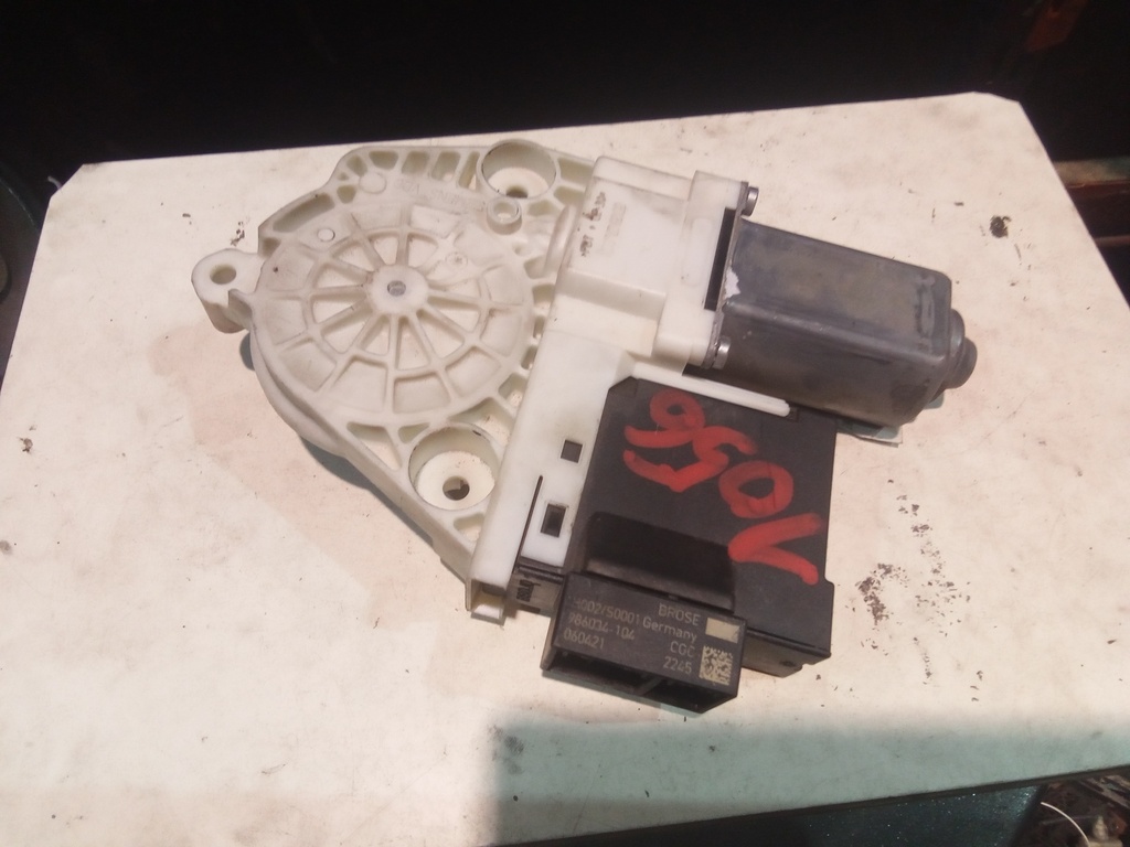 Motor elevalunas delantero derecho Fiat bravo '08