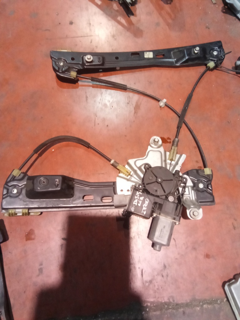 Elevalunas delantero izquierdo Opel insignia '10