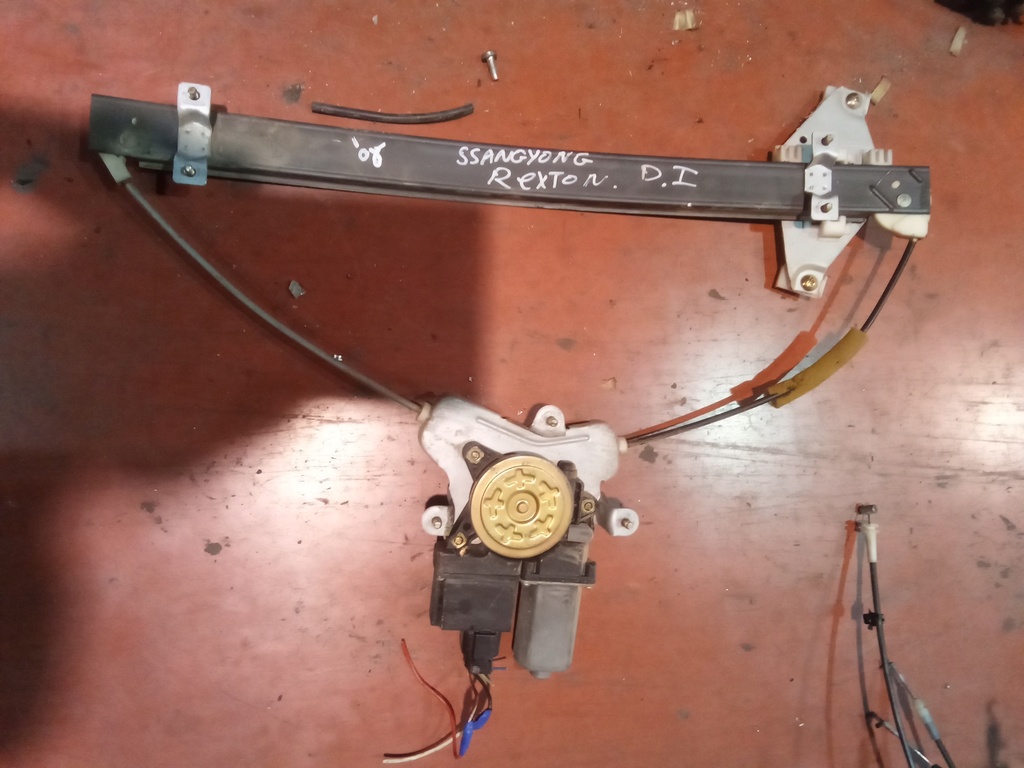 Elevalunas delantero izquierdo Ssangyong rexton '06