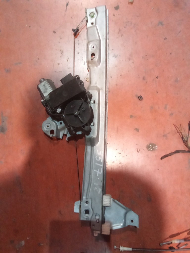 Elevalunas delantero izquierdo Peugeot 308 '08