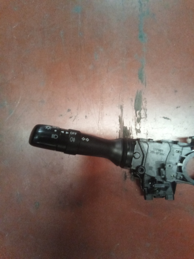 Mando de luces toyota aygo '07