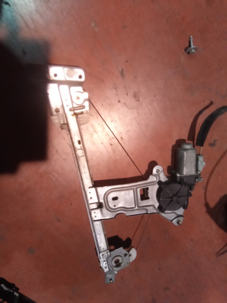 Elevalunas trasero izquierdo citroen Xsara '02