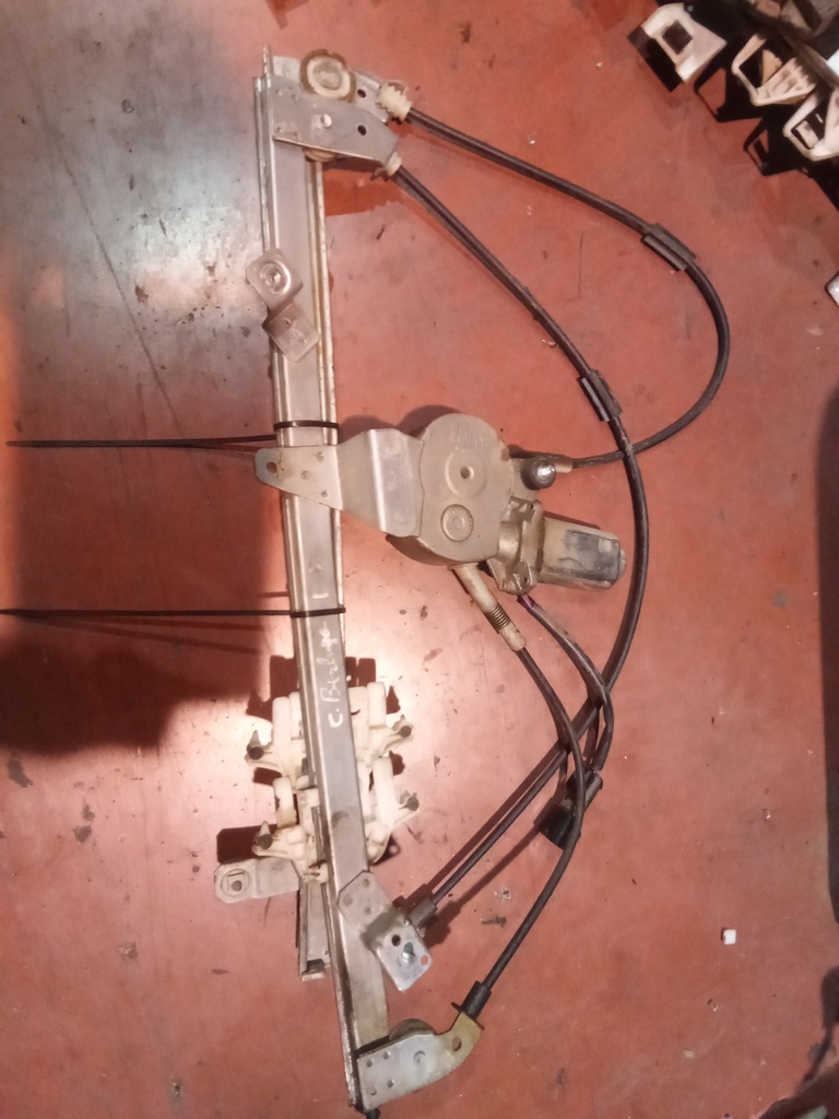 Elevalunas delantero derecho citroen berlingo '00