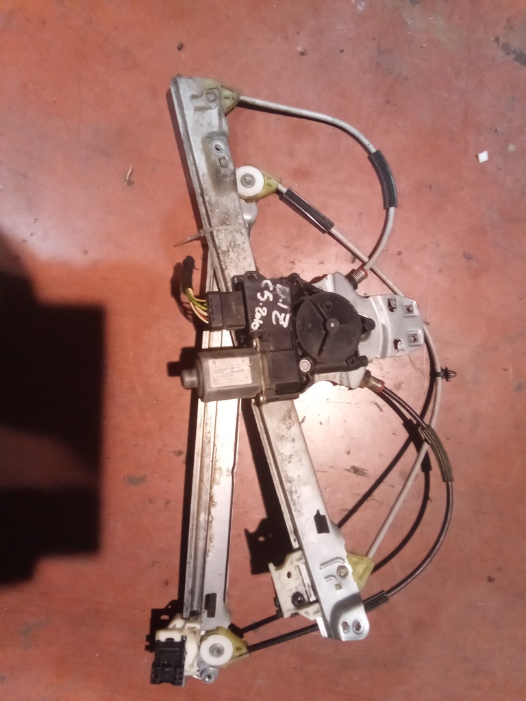 Elevalunas delantero izquierdo citroen c5 '10
