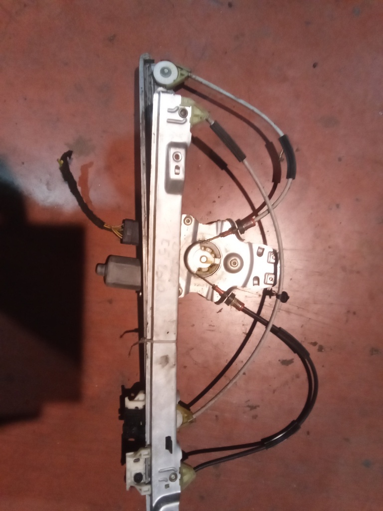 Elevalunas delantero derecho citroen c5 '10