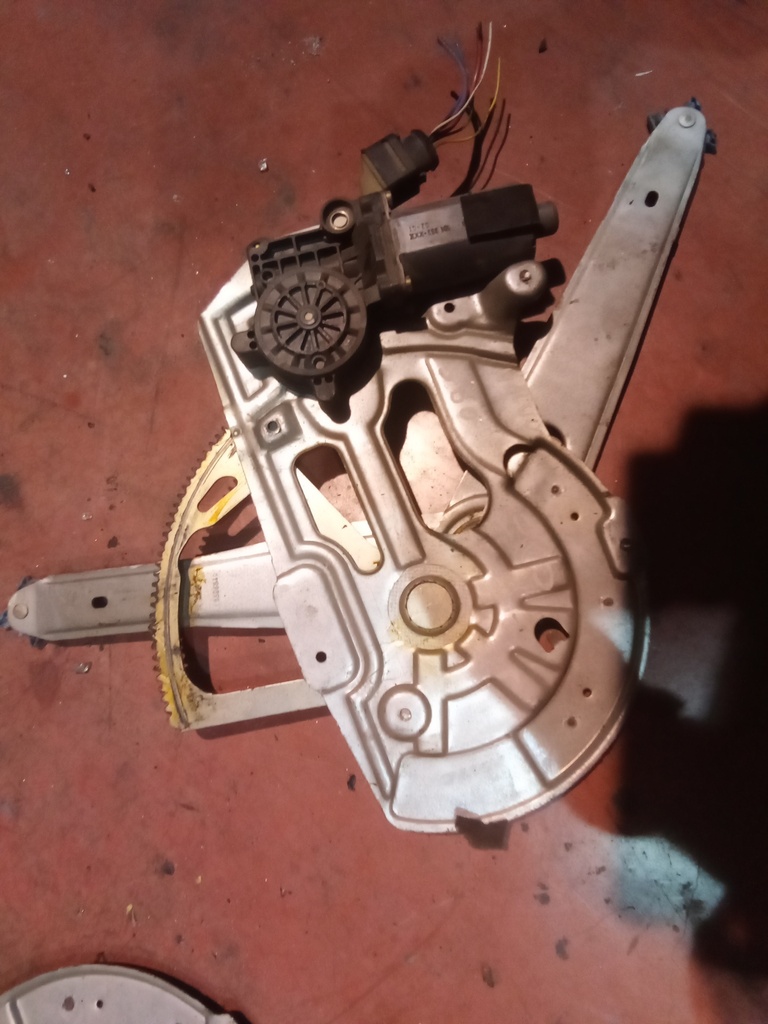 Elevalunas delantero izquierdo Volvo s60 '01