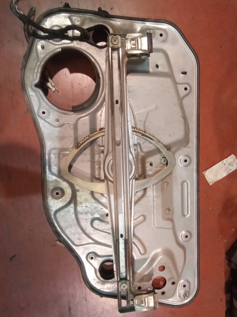 Elevalunas delantero izquierdo Volvo s40 '04