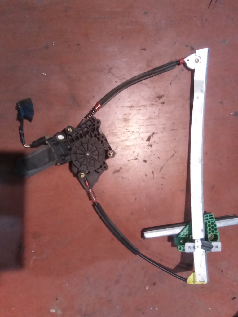 Elevalunas delantero derecho Ford ka '00