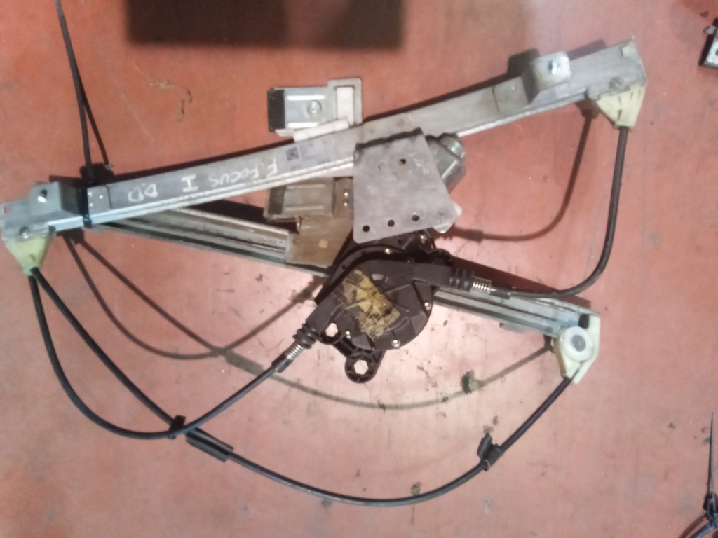 Elevalunas delantero derecho Ford focus '00