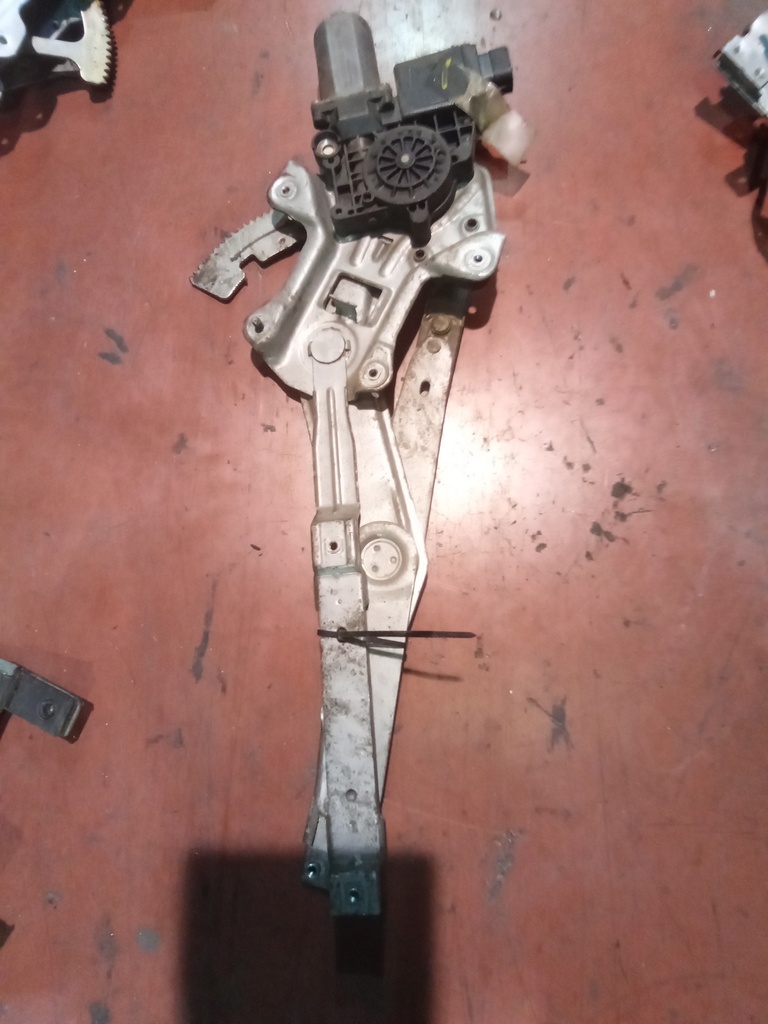 Elevalunas delantero izquierdo Toyota Corolla '00