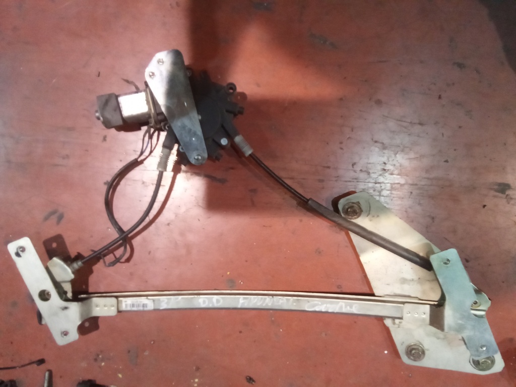 Elevalunas delantero derecho Hyundai coupe '97