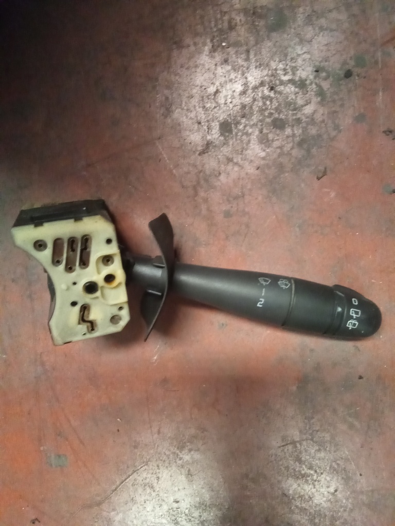 Mando de limpiaparabrisas renault clio '99