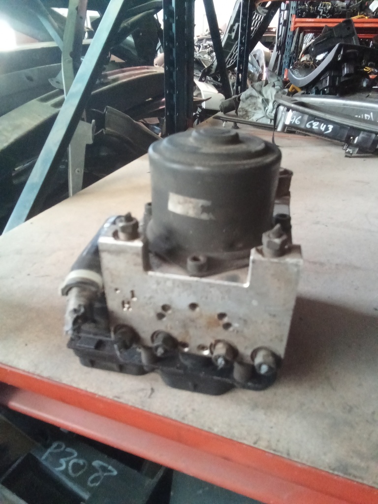 Módulo ABS mazda 6 '02