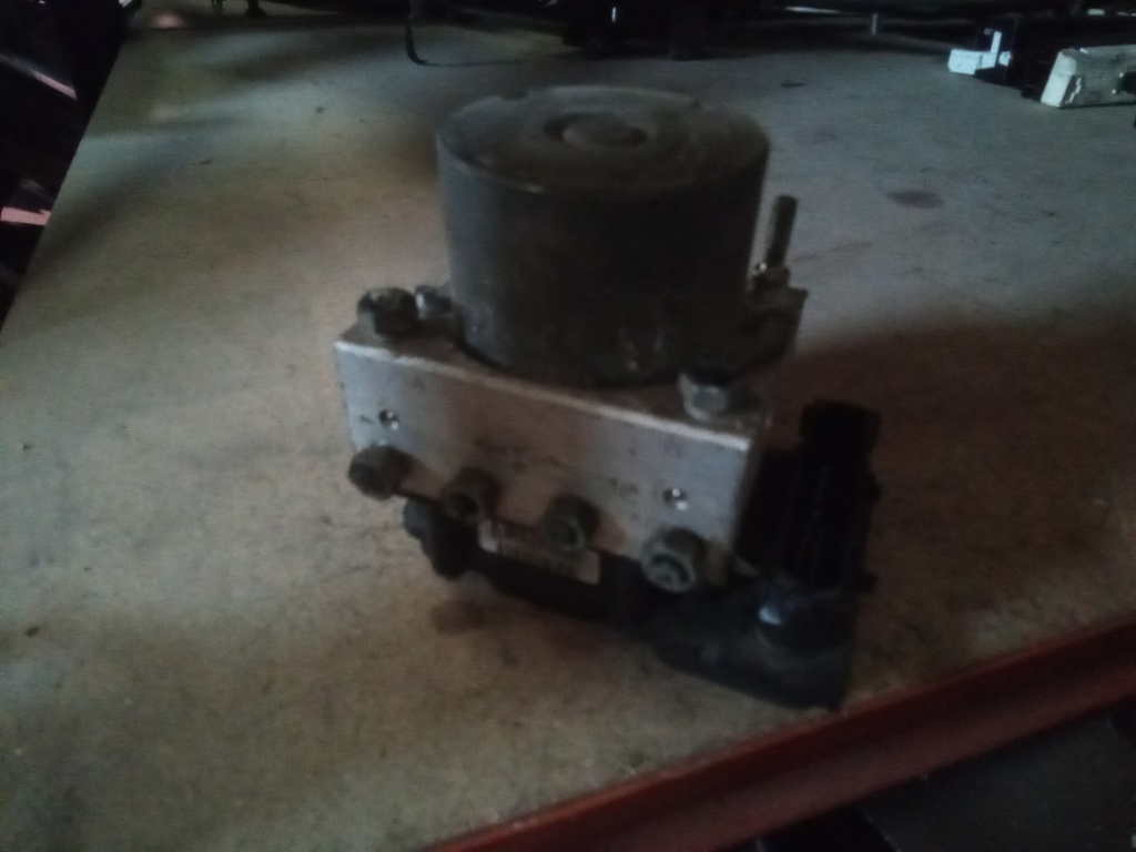 Módulo ABS Mitsubishi colt '05