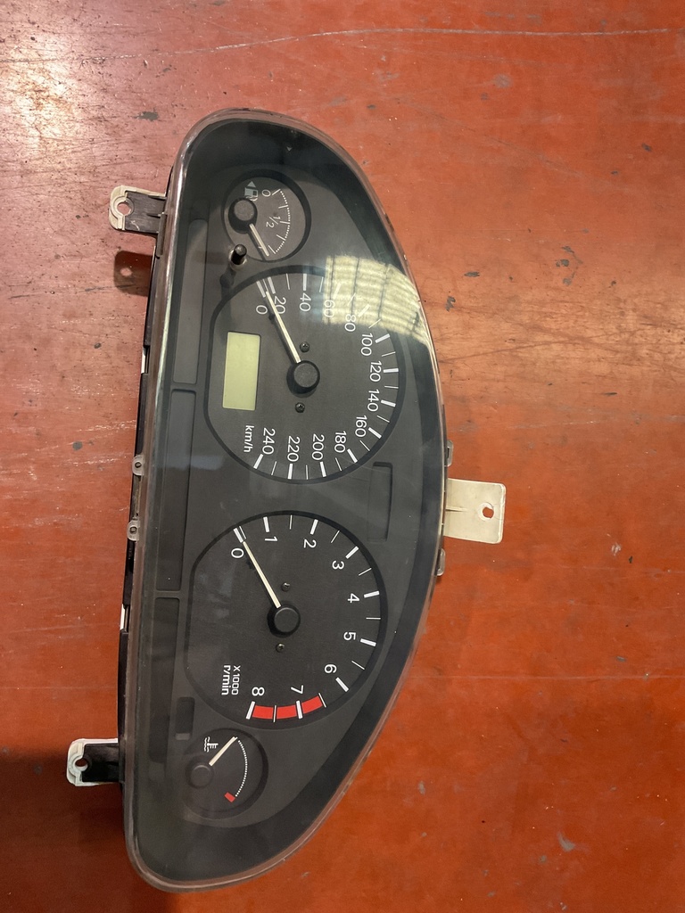 Cuadro instrumentos mitsubishi carisma 99