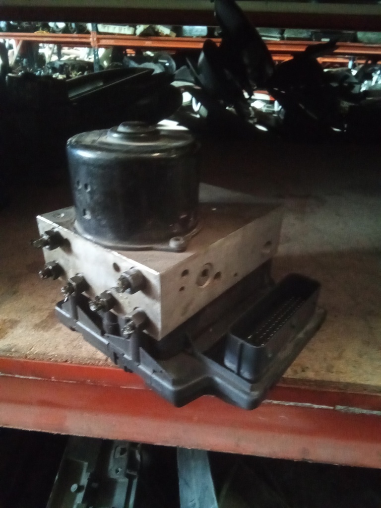 Módulo ABS Volkswagen new beetle '02