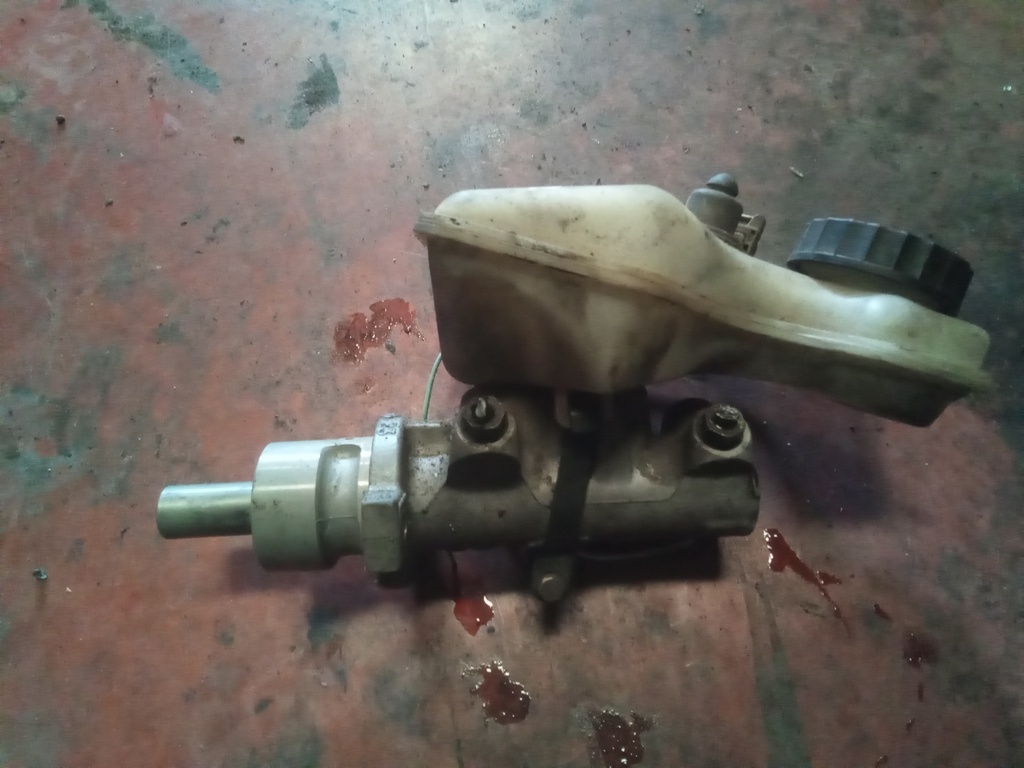 Bomba de freno Peugeot partner 1.9D '98