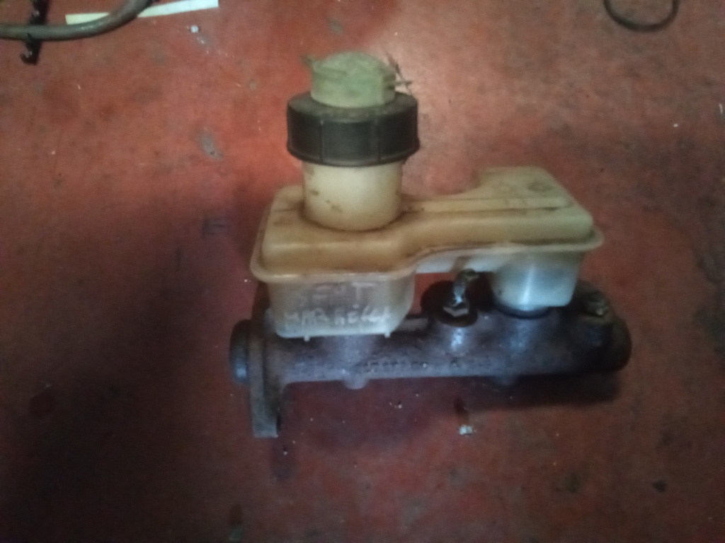 Bomba de freno seat marbella '86