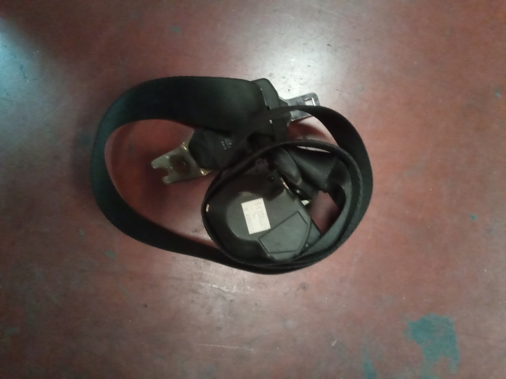 Cinturon trasero izquierdo ford mondeo '02