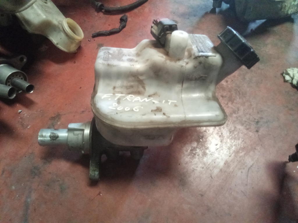Bomba de freno Ford tránsit 2.2 '07