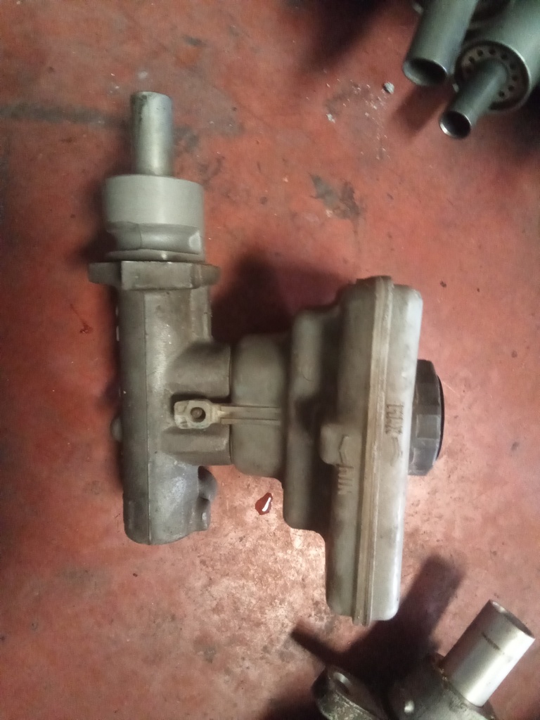 Bomba de freno Ford tránsit 2.5 d '98