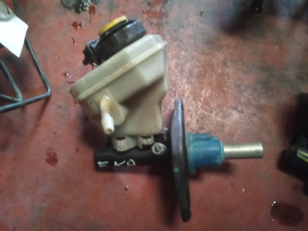 Bomba de freno Ford ka 1.3i  '01