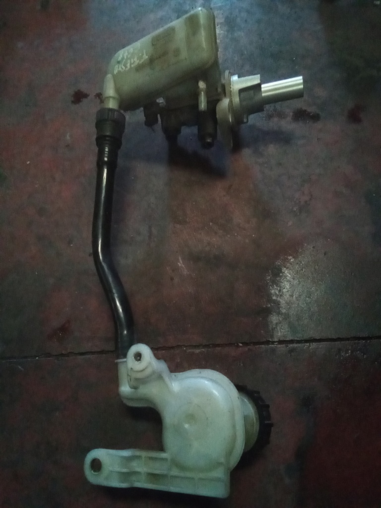Bomba de freno Ford fiesta 1.6 tdci '10