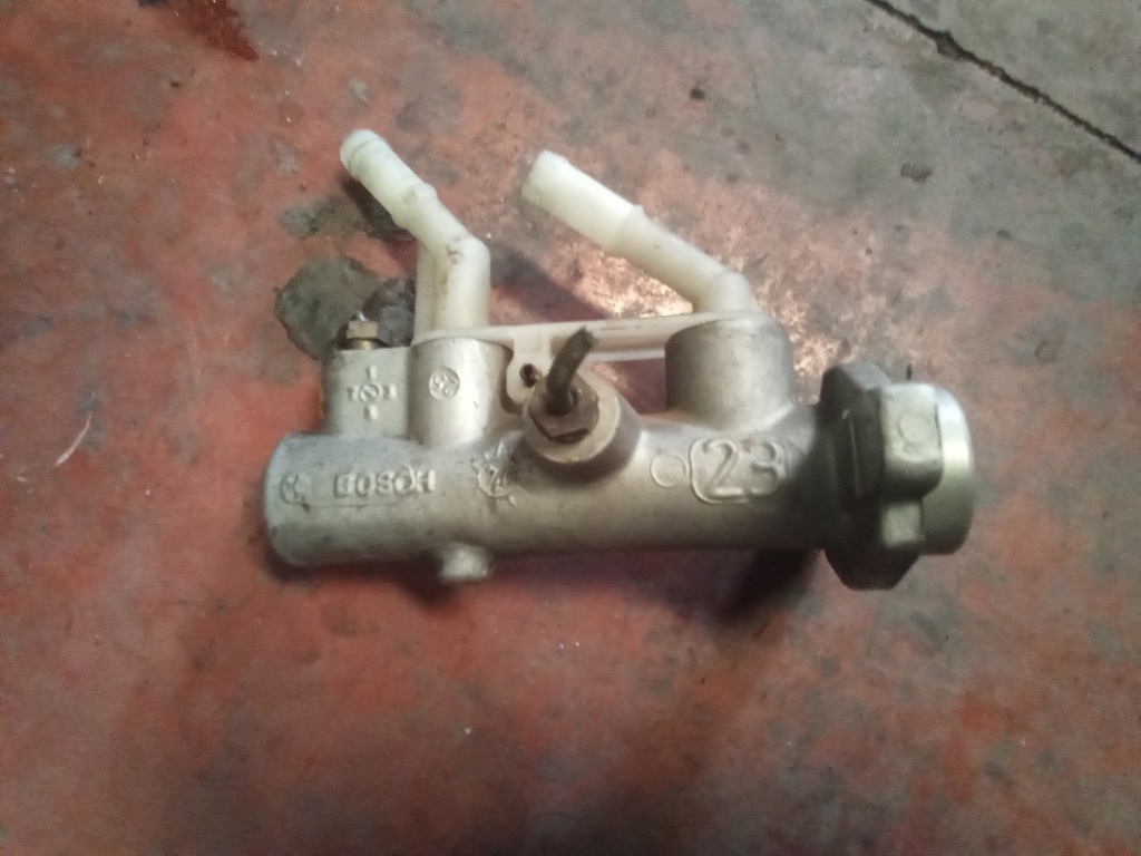 Bomba de freno Nissan Almera tino 2.2 dci '00