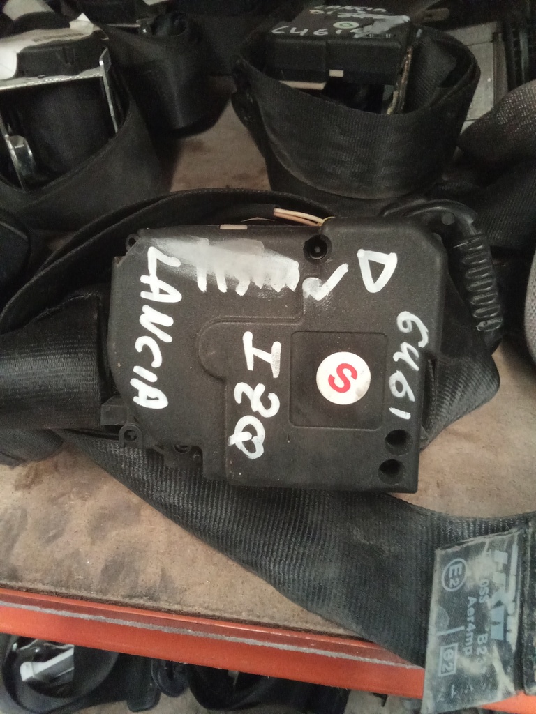 Cinturon delantero izquierdo lancia thesis '03