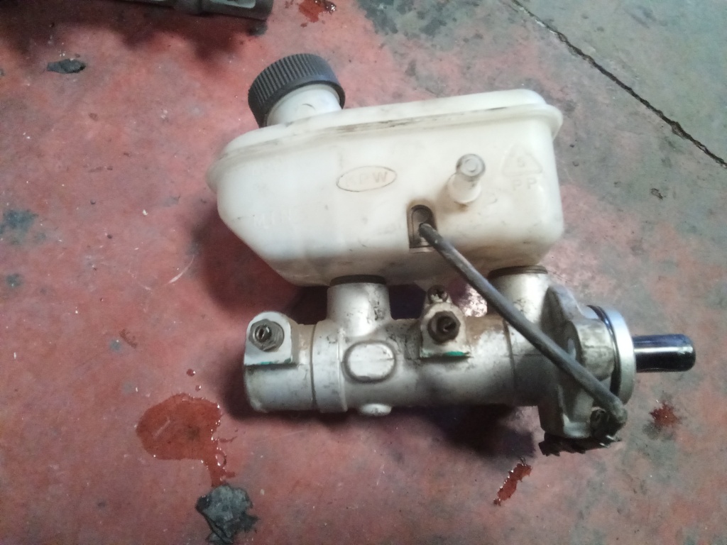 Bomba de freno Kia carnival 2.9 crdi '06