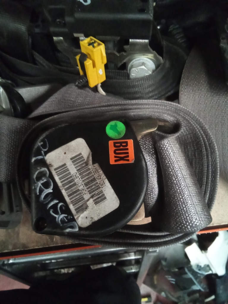 Cinturon trasero izquierdo chrysler pt cruiser '01