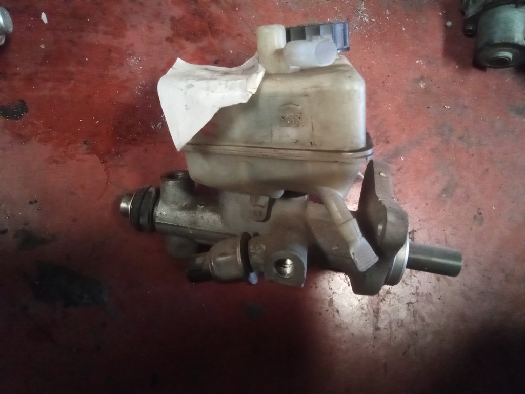 Bomba de freno Mercedes clk w209 2.7cdi '04