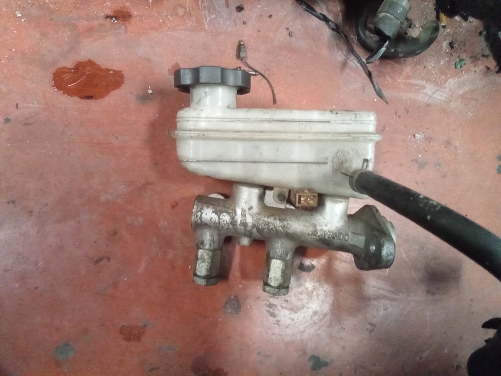 Bomba de freno Hyundai getz 1.1i '04