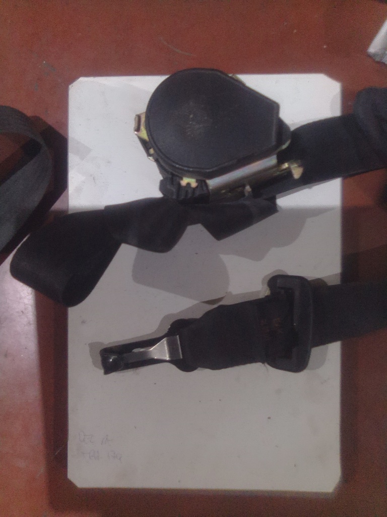 Cinturon trasero izquierdo fiat ulysse