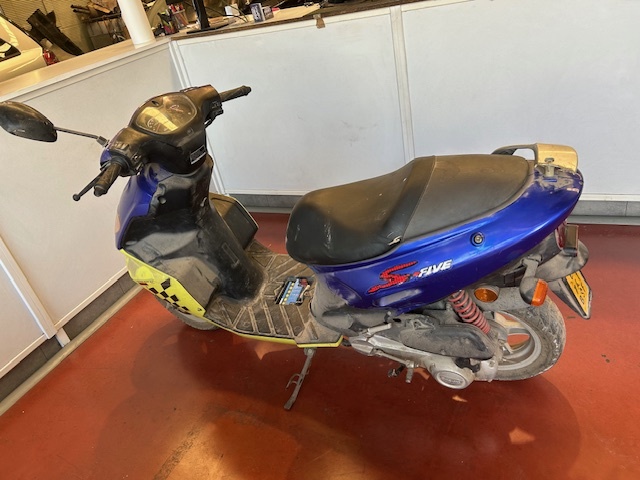 0469 DAELIM S-FIVE 49cc 2004