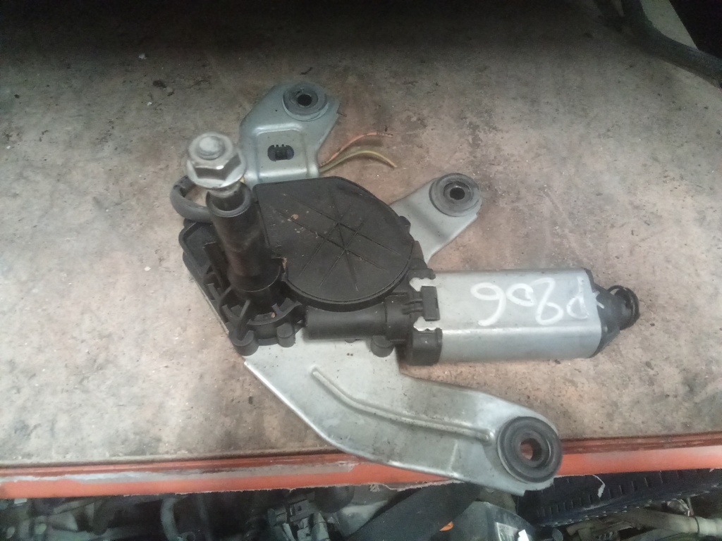 Motor limpia trasero Peugeot 206 '02