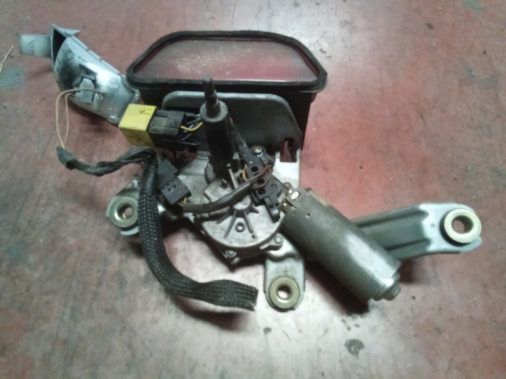 Motor limpia trasero Mercedes ml '00