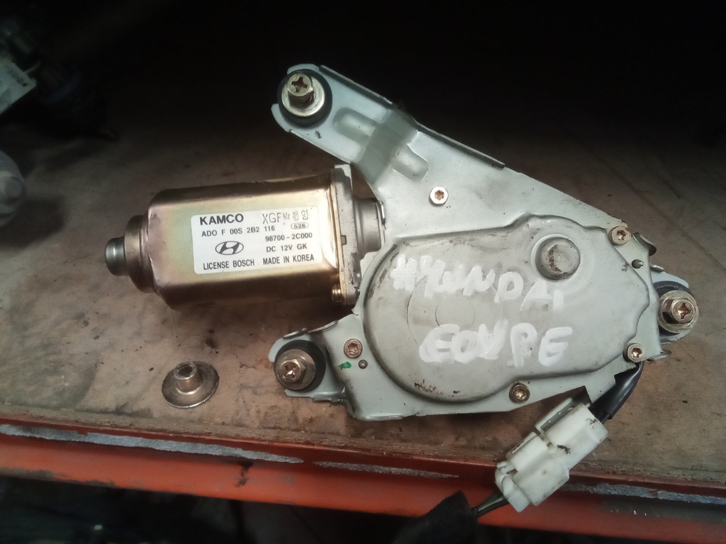 Motor limpia trasero Hyundai coupé '02