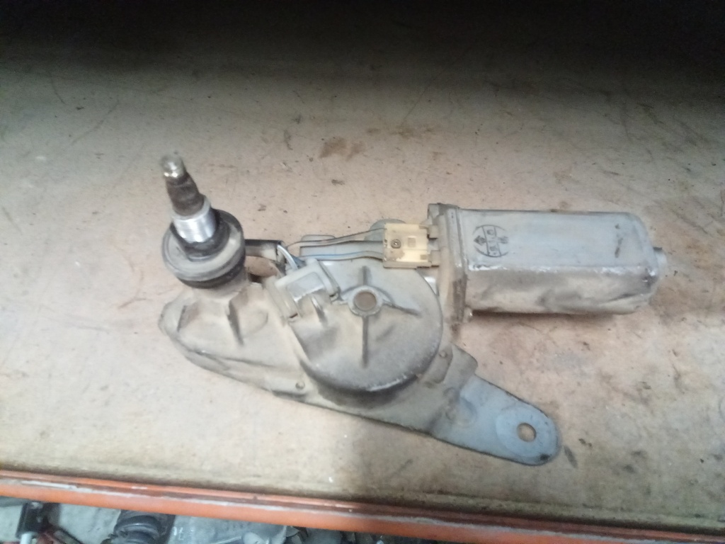 Motor limpia trasero Opel Monterey '95