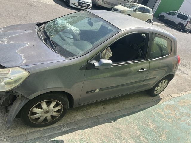 0520 RENAULT CLIO 1.5 DCI 2006