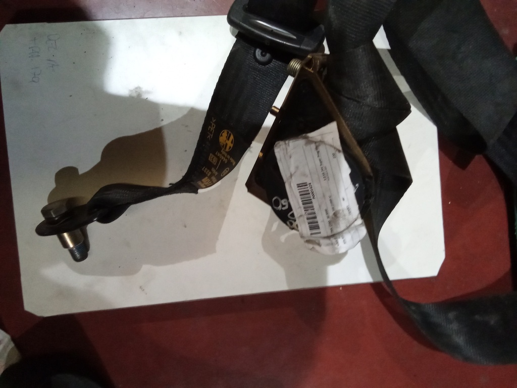 Cinturon trasero izquierdo alfa 166 '98