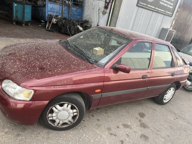 0566 FORD ESCORT  1.6i 1998