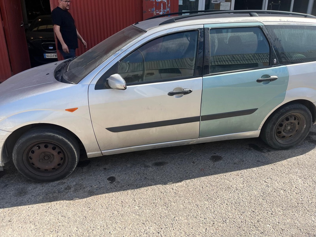0576 FORD FOCUS 1.6i 1999