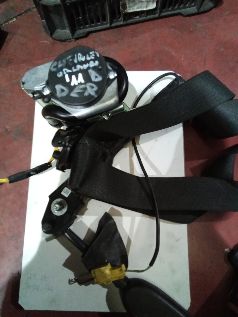 Cinturon delantero derecho chevrolet orlando