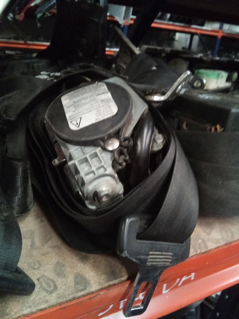 Cinturon delantero izquierdo skoda octavia '08