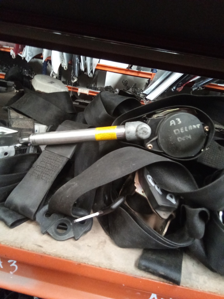 Cinturon delantero izquierdo 5p audi a3 '00